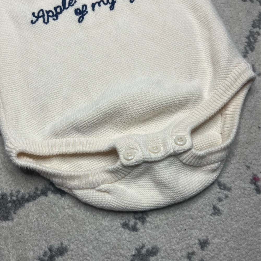 HANNA ANDERSSON Apple 100% Cotton Summer Cream Red Knit Buttons Bodysuit Romper - Picture 6 of 10